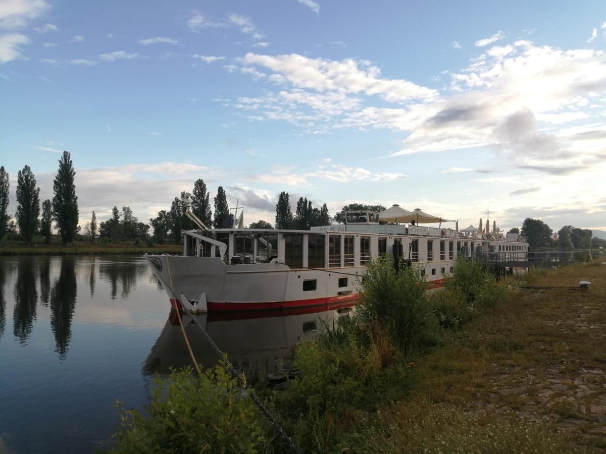 Florentina Boat Литомержице Экстерьер фото