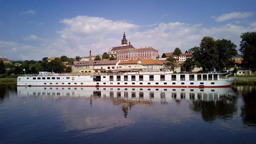 Florentina Boat Литомержице Экстерьер фото