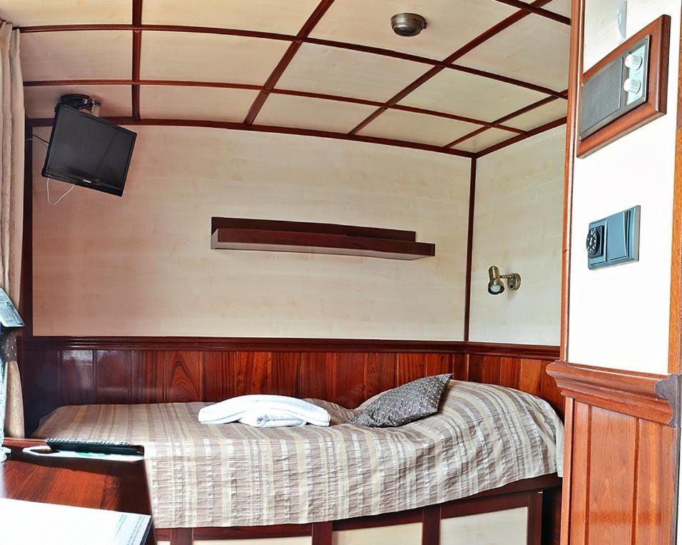 Florentina Boat Литомержице Экстерьер фото