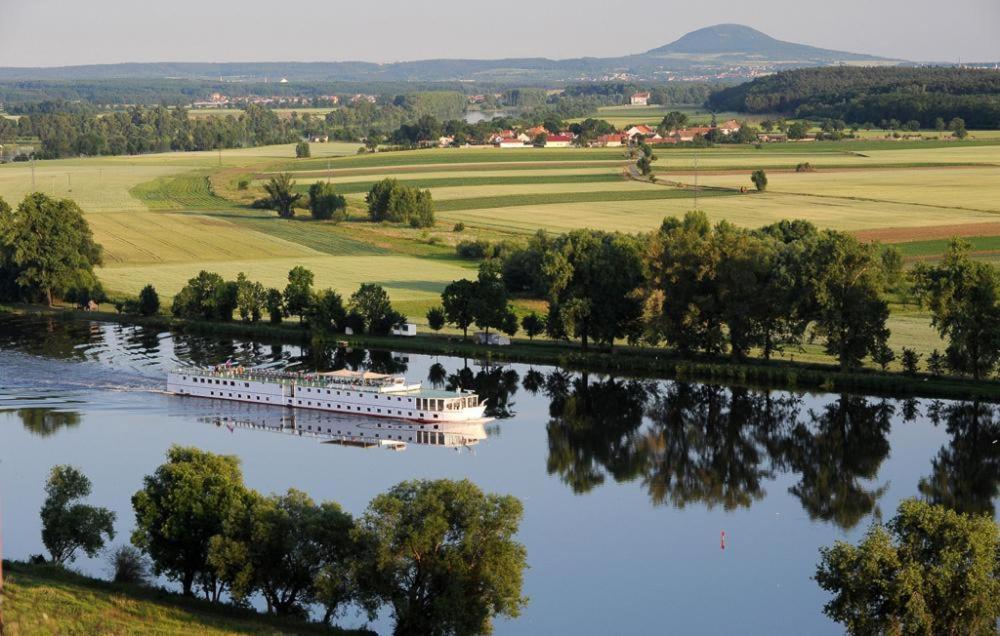 Florentina Boat Литомержице Экстерьер фото