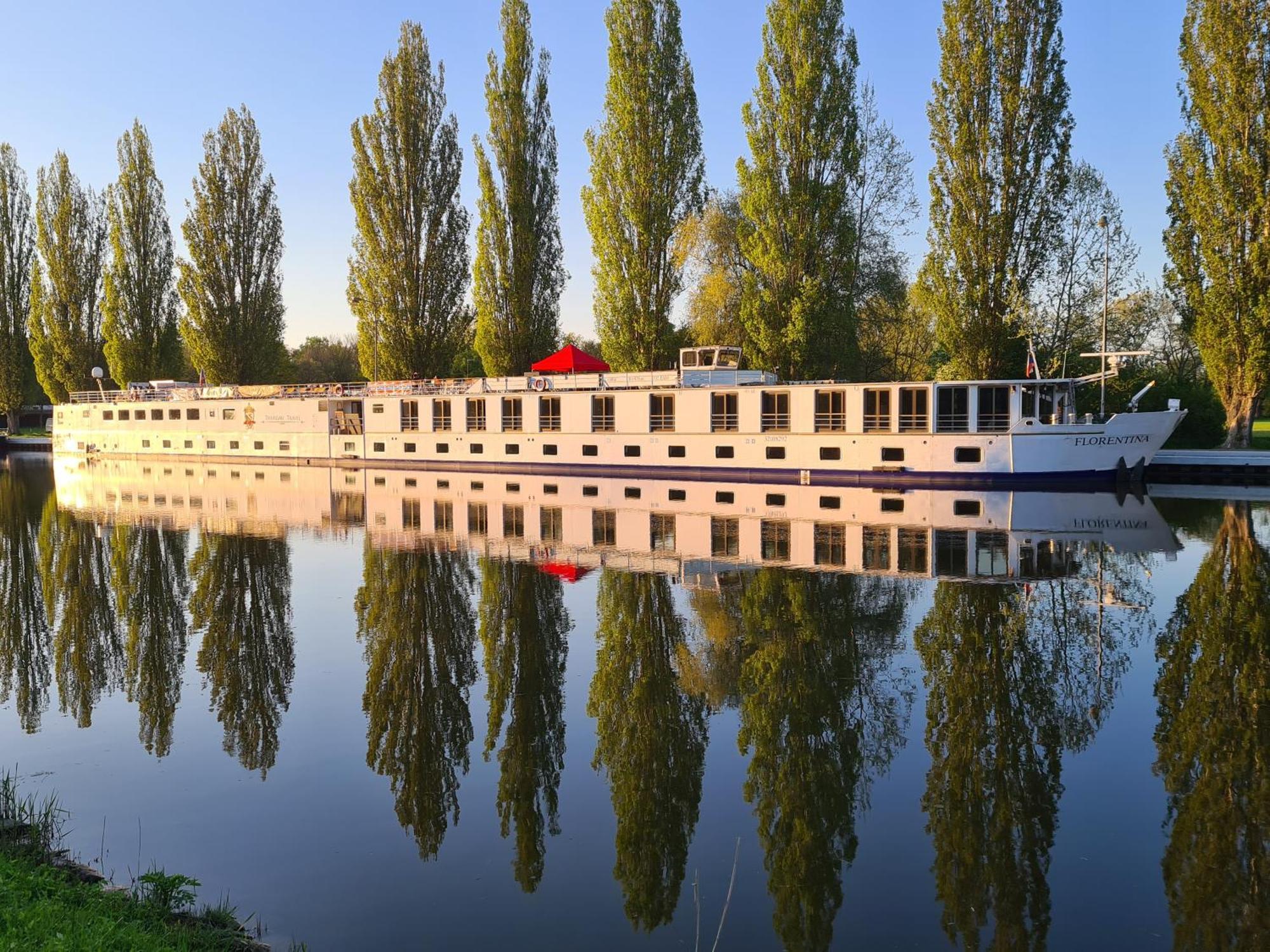 Florentina Boat Литомержице Экстерьер фото