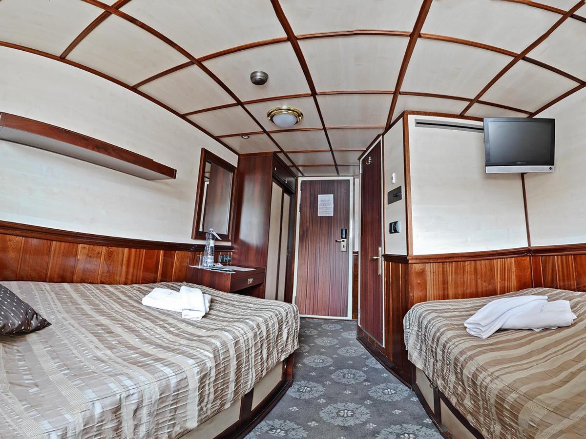 Florentina Boat Литомержице Экстерьер фото